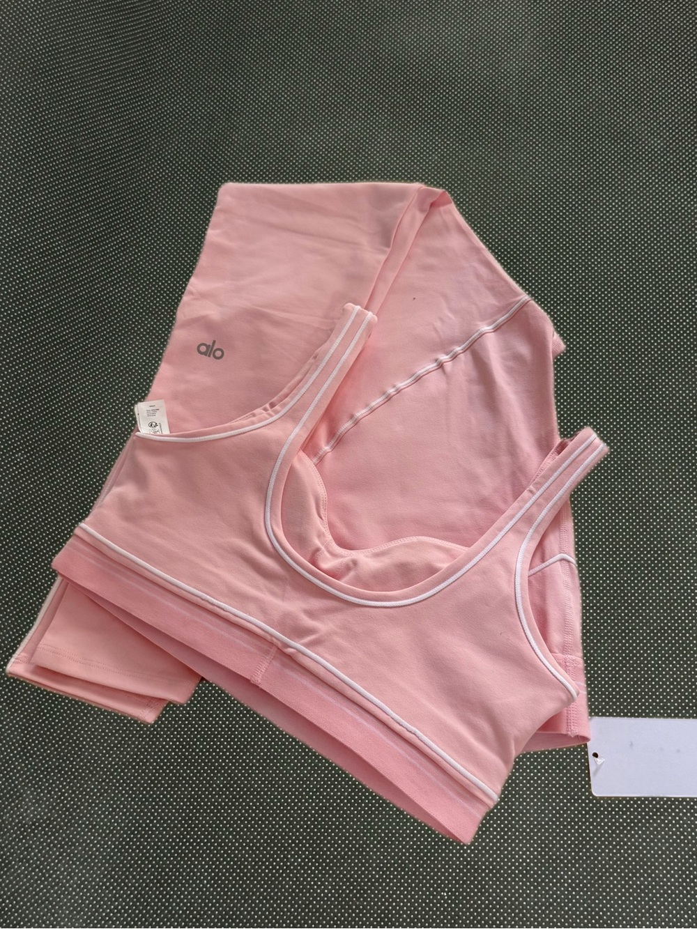 ALO Yoga Light Pink High-Waist Leggings and Matching Sports Bra Set - Picture 4 of 4